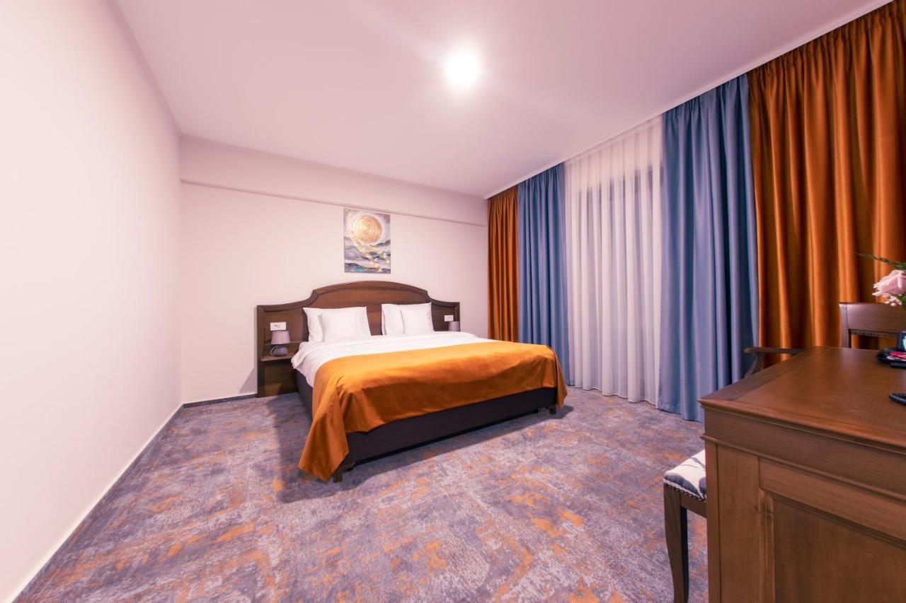 Hotel Aura Unirii Alba Iulia Exterior photo