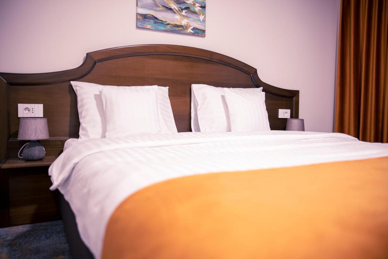 Hotel Aura Unirii Alba Iulia Exterior photo